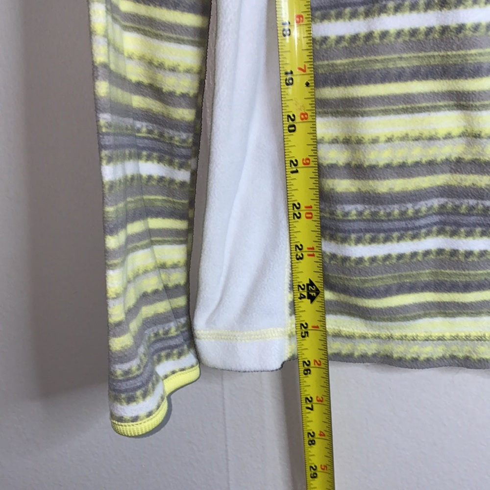 💋Comfy Columbia patterned quarter zip up! - Picture 5 of 7